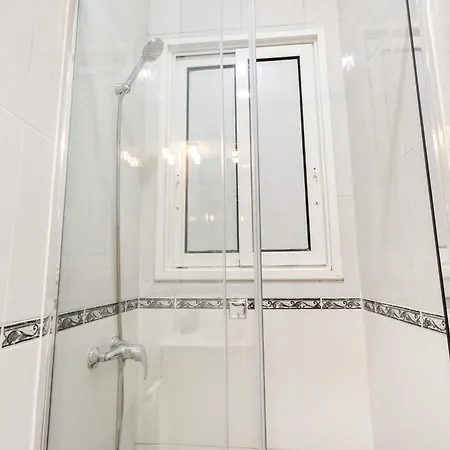 Spacious 5-bedroom In * Barselona