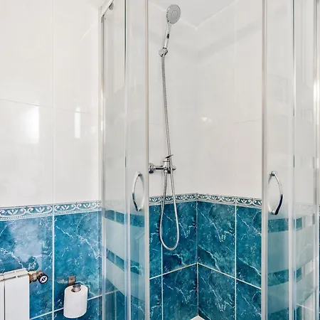Spacious 5-bedroom In Daire Barselona