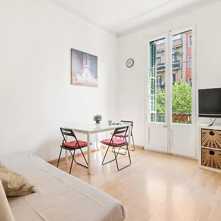 5br For 7 Elevator Walk To Sant Antoni Daire
