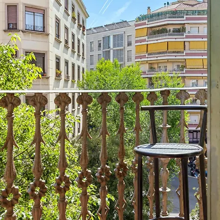 公寓 5br For 7 Elevator Walk To Sant Antoni 巴塞罗那