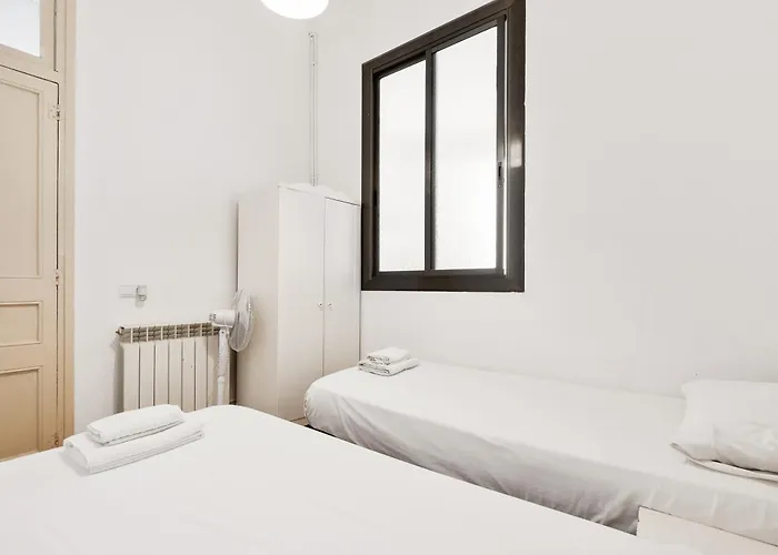 5br For 7 Elevator Walk To Sant Antoni Lejlighed