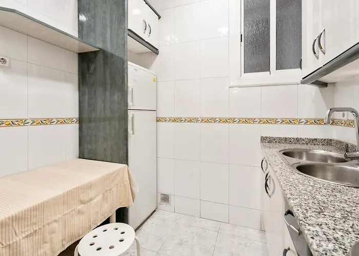 5br For 7 Elevator Walk To Sant Antoni 巴塞罗那