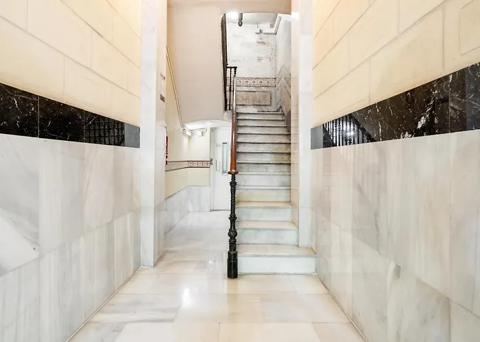5br For 7 Elevator Walk To Sant Antoni