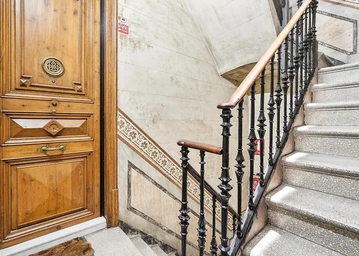 5br For 7 Elevator Walk To Sant Antoni * 巴塞罗那