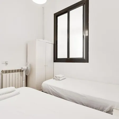 5br For 7 Elevator Walk To Sant Antoni Lejlighed